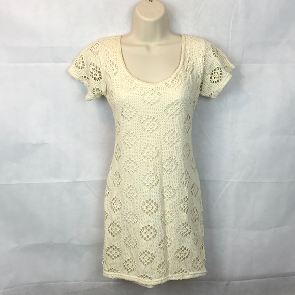 Dresses & Skirts - 🎉$5 SALE🎉 white dress